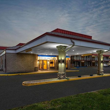 Готель Super 8 By Wyndham Perrysburg-Toledo Екстер'єр фото