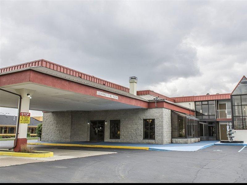 Готель Super 8 By Wyndham Perrysburg-Toledo Екстер'єр фото
